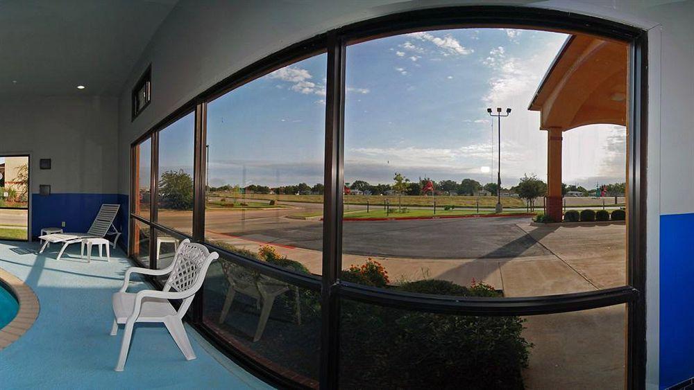 Econo Lodge Lubbock I-27 Exterior photo