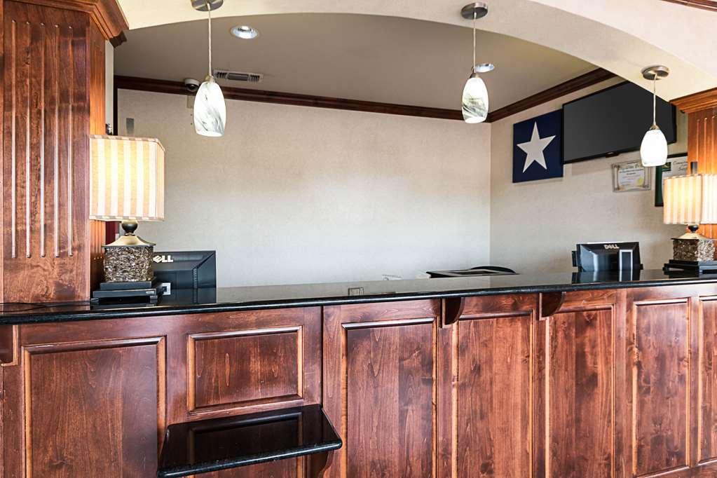 Econo Lodge Lubbock I-27 Interior photo