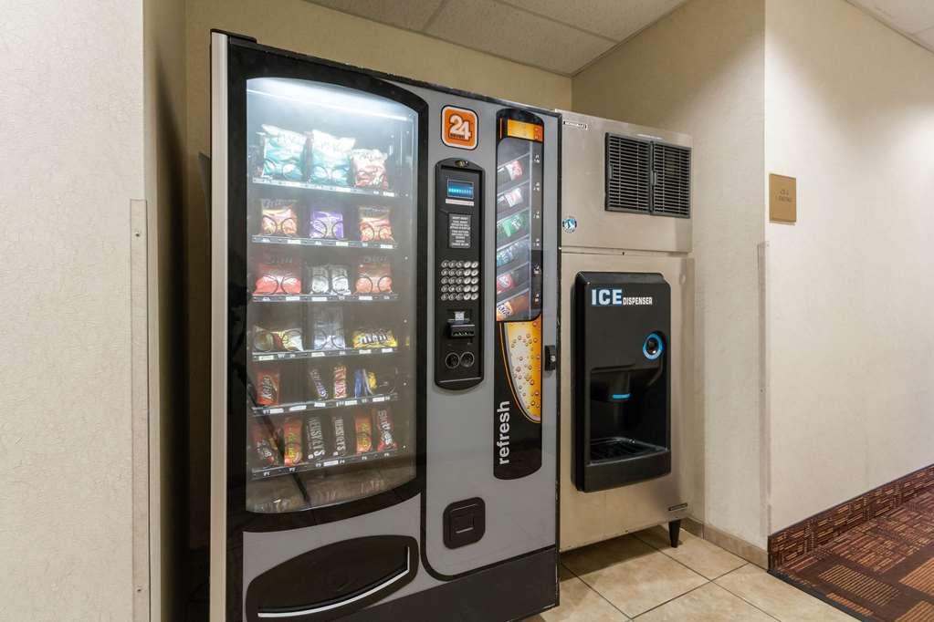 Econo Lodge Lubbock I-27 Amenities photo