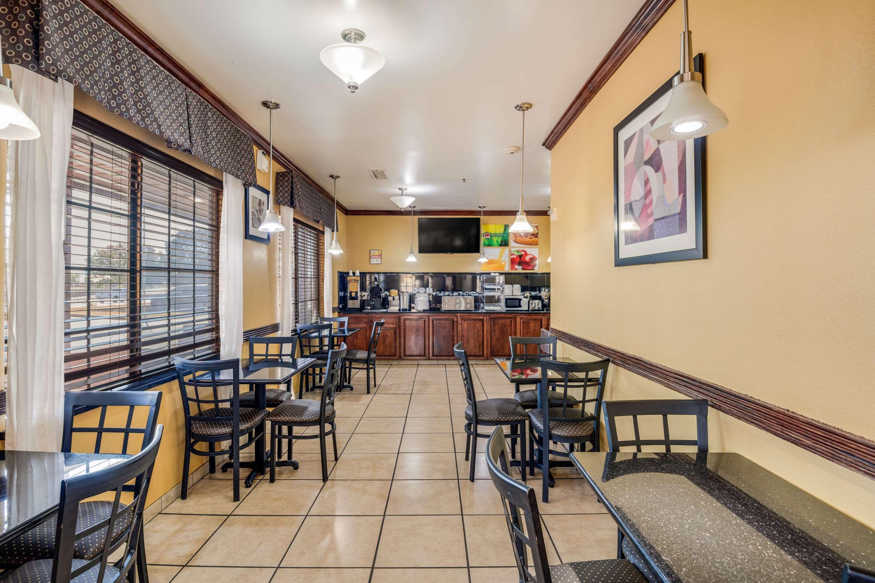 Econo Lodge Lubbock I-27 Exterior photo