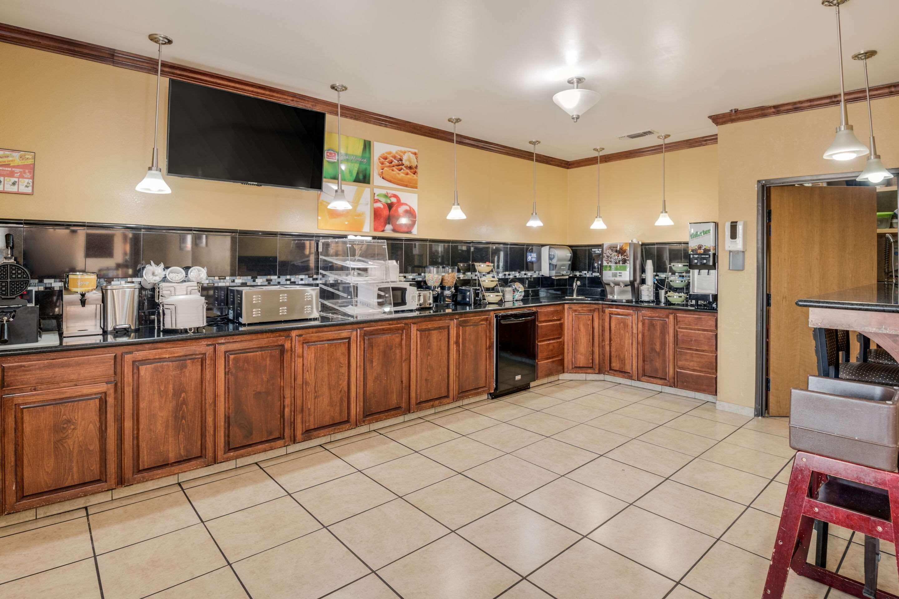 Econo Lodge Lubbock I-27 Exterior photo